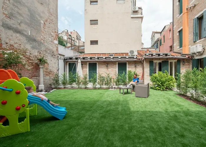 Corte Dei Santi * Veneza